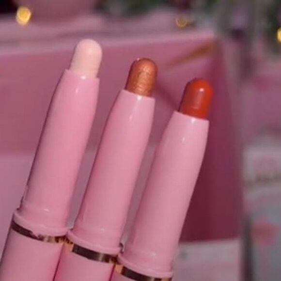 P.Louise Keep it Creamy Coloured Crayon Set - Picture 5 of 5